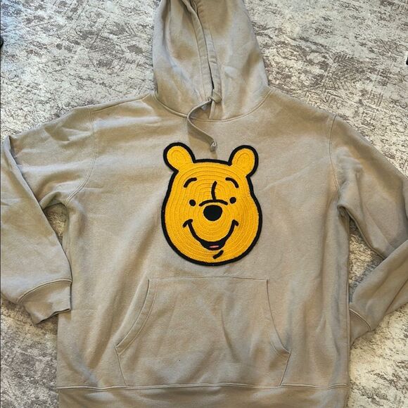 Disney embroidered Winnie the Pooh Sand Hoodie extra large - Picture 2 of 8